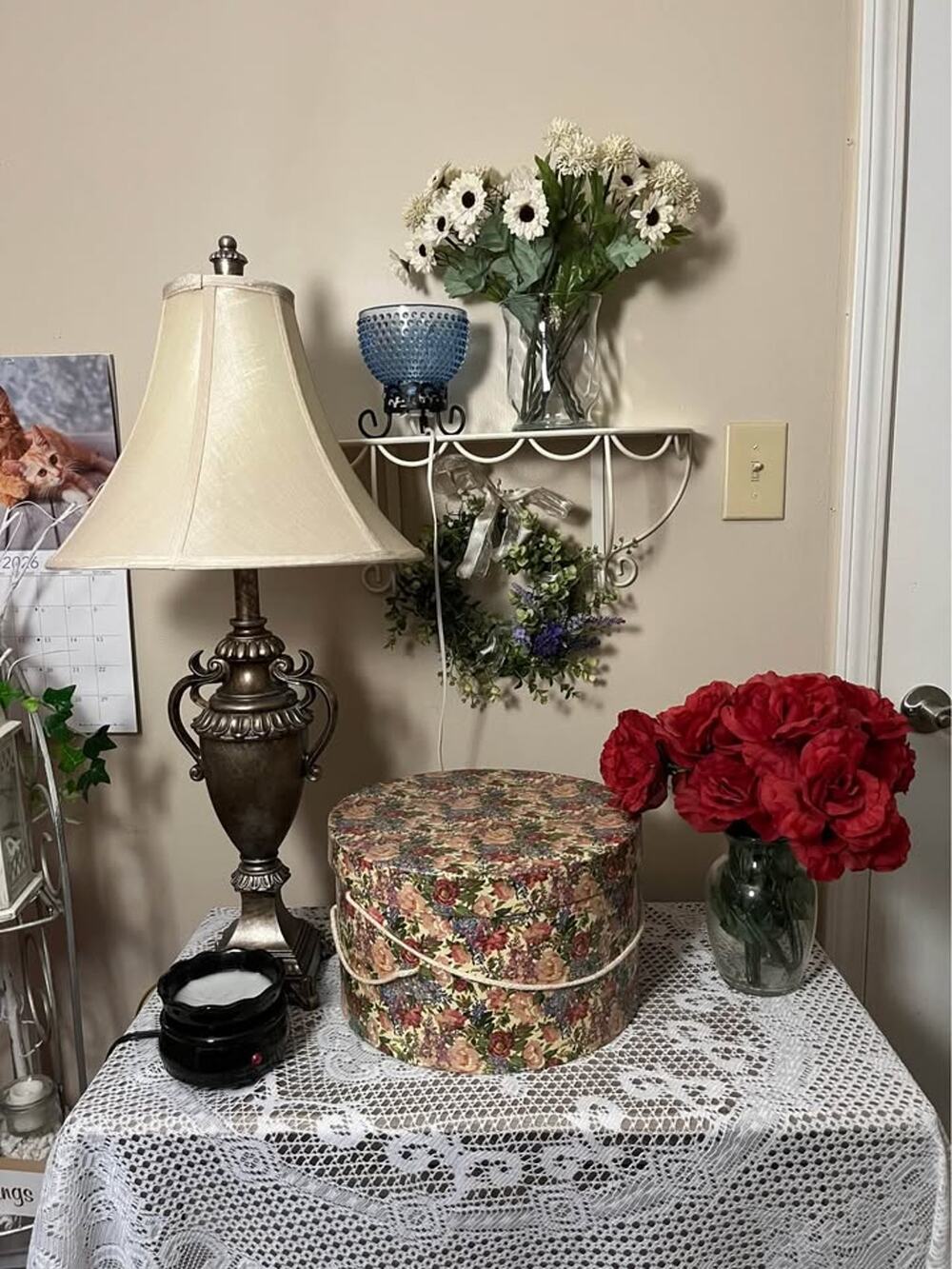 Vintage Floral Round Storage Box with Rope Handle